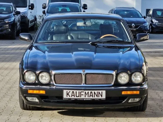 Jaguar XJ6