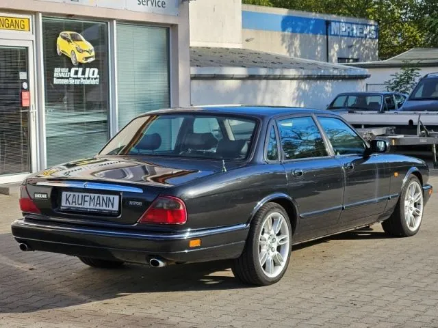 Jaguar XJ6