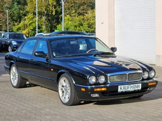 Jaguar XJ6