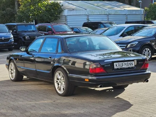 Jaguar XJ6