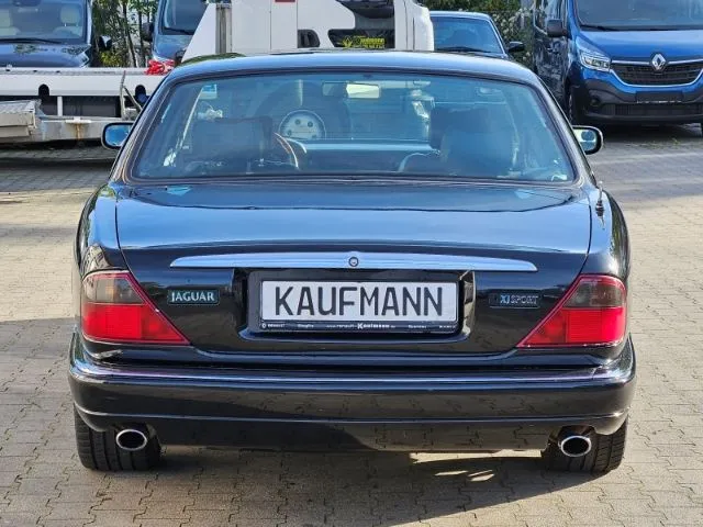 Jaguar XJ6