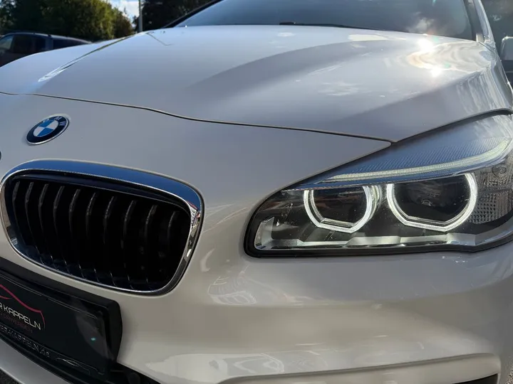 BMW 218