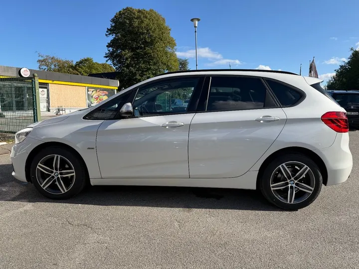 BMW 218
