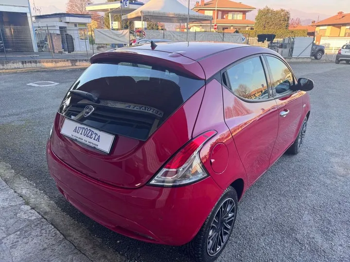 Lancia Ypsilon