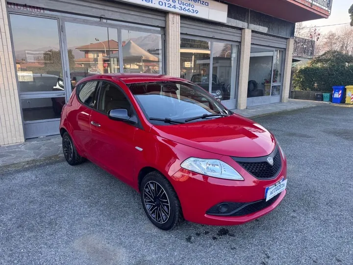 Lancia Ypsilon