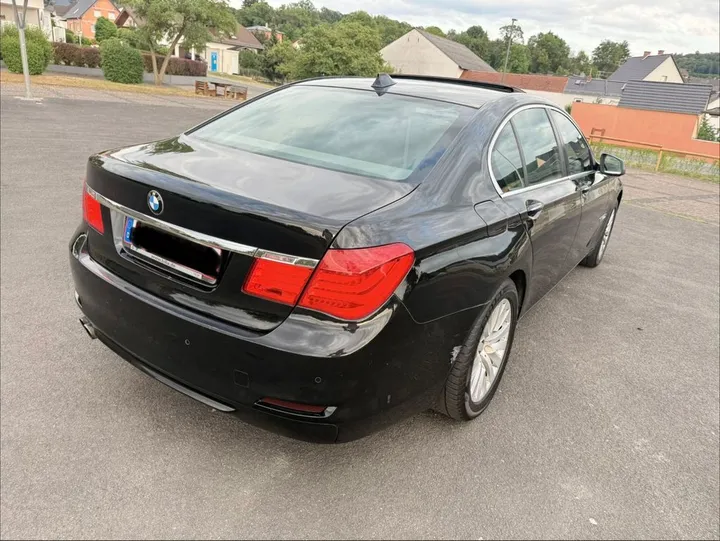 BMW 730
