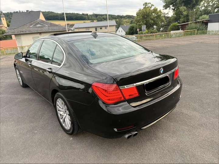BMW 730