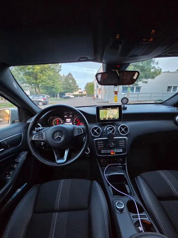 Mercedes-Benz A 180