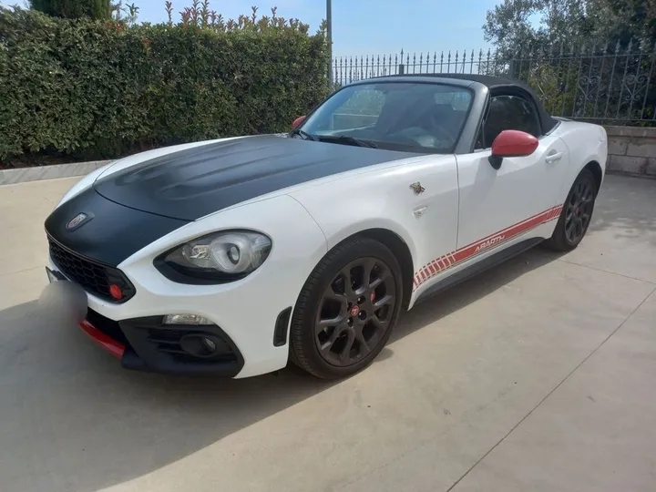Abarth 124 Spider
