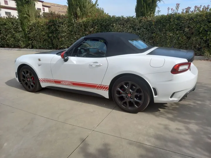 Abarth 124 Spider