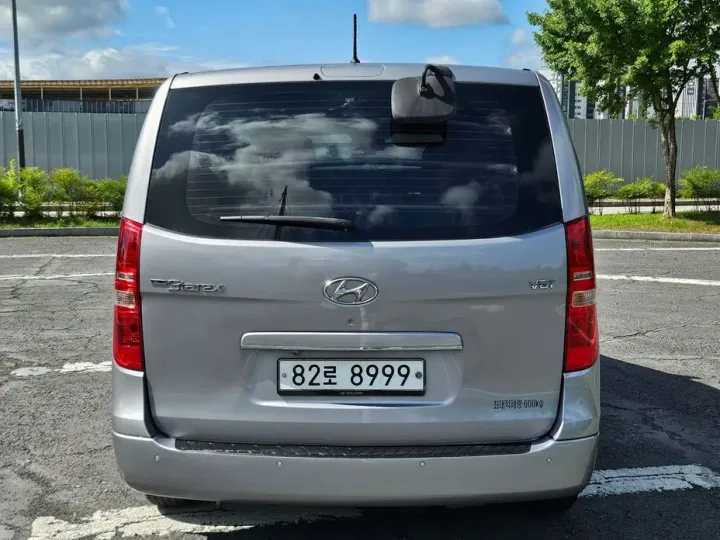 Hyundai Starex