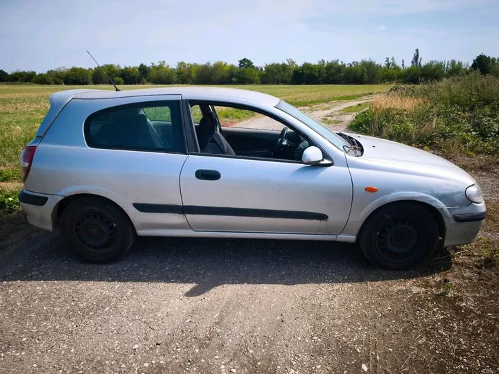 Nissan Almera