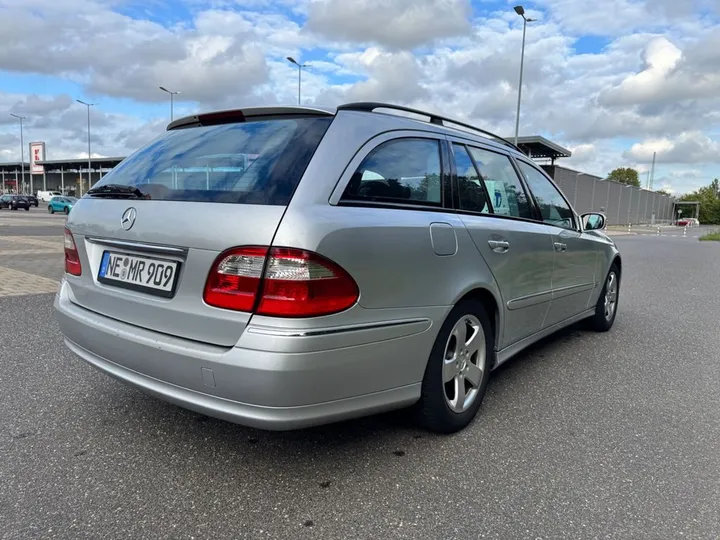 Mercedes-Benz E 200