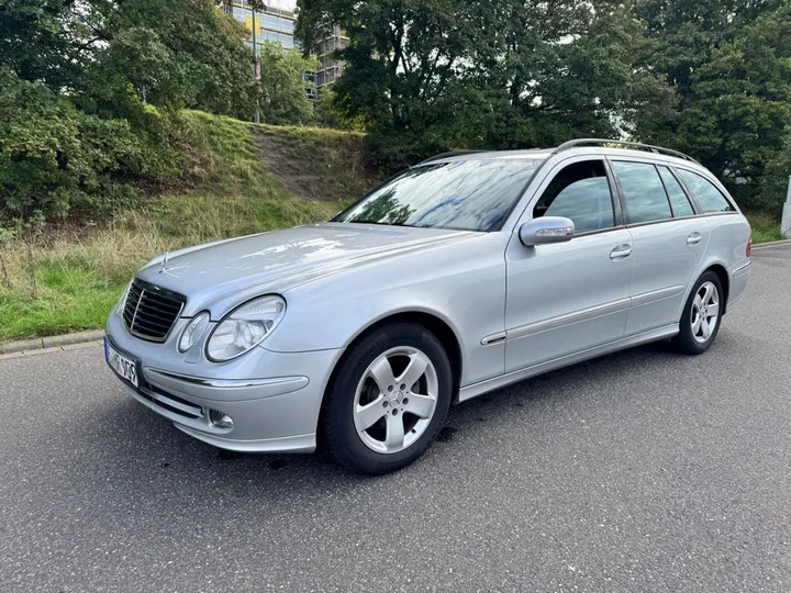 Mercedes-Benz E 200