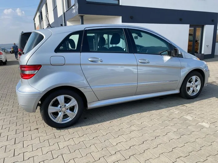 Mercedes-Benz B 170