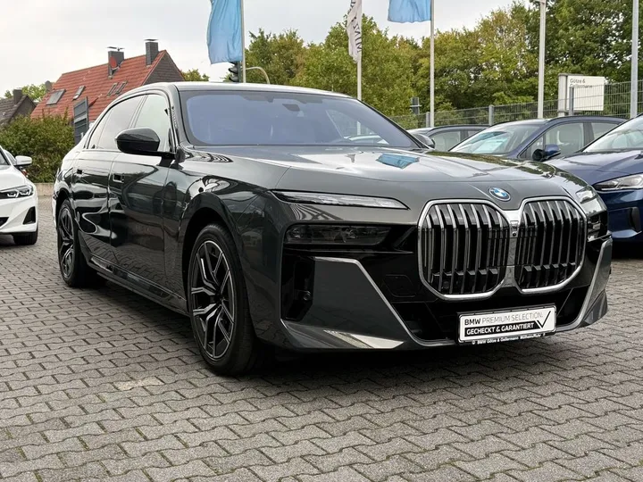 BMW 750