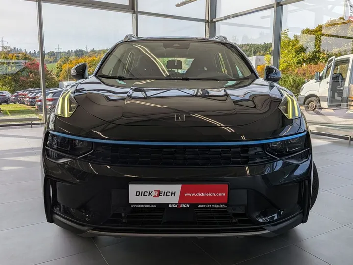Lynk&Co 01