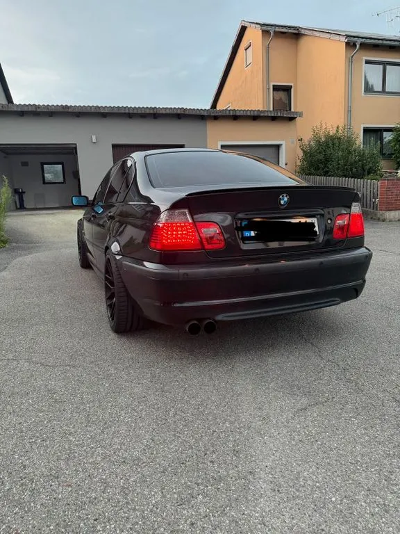 BMW 330