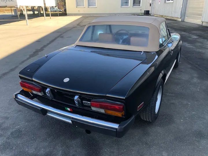 Fiat 124 Spider
