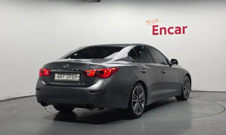 Infiniti Q50
