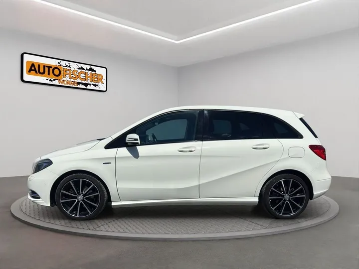 Mercedes-Benz B 200