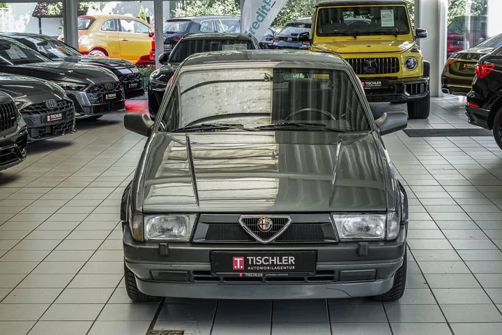 Alfa Romeo 75