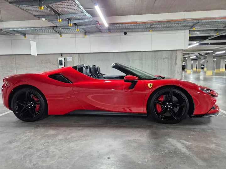 Ferrari SF90