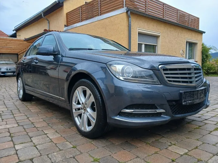 Mercedes-Benz C 220