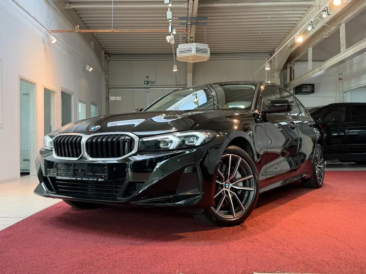 BMW 330