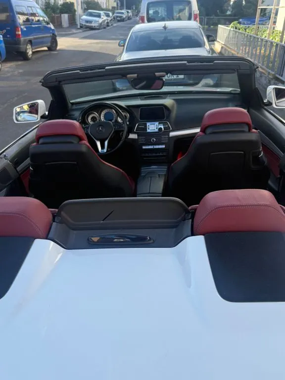 Mercedes-Benz E 320