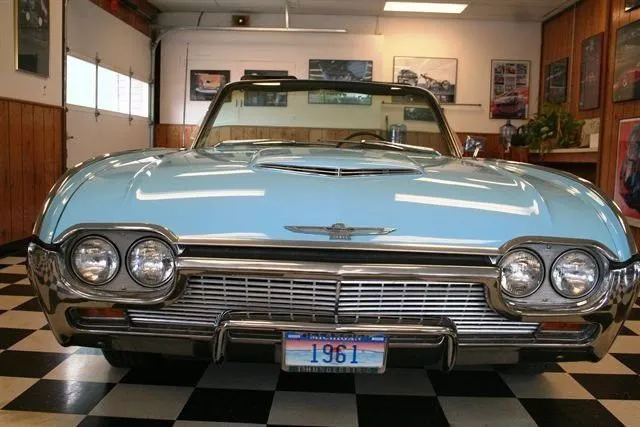 Ford Thunderbird