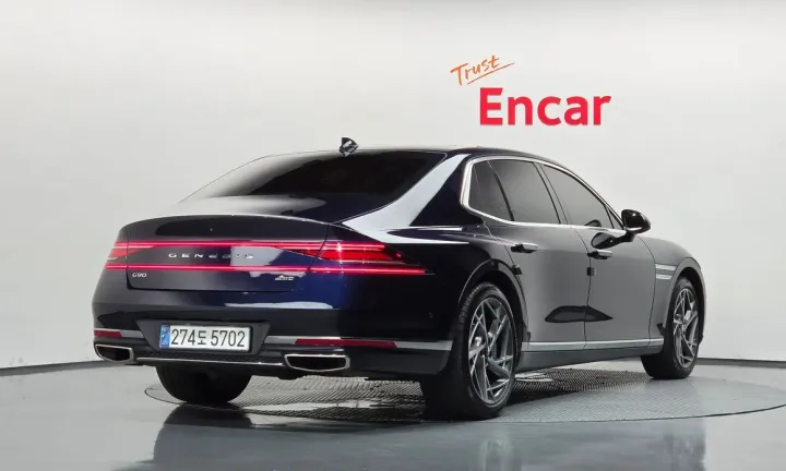 Genesis G90