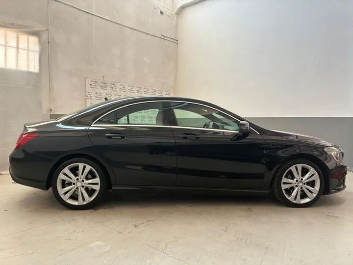 Mercedes-Benz CLA 200