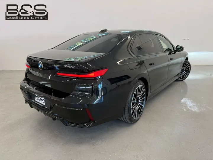 BMW 740