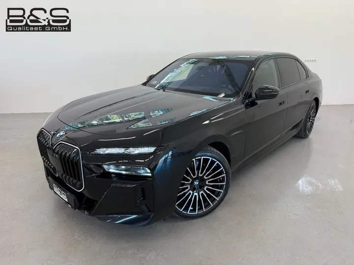 BMW 740