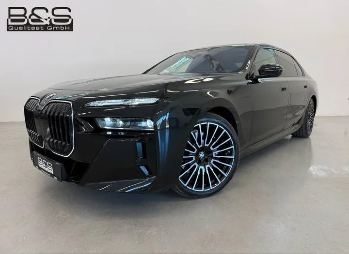 BMW 740