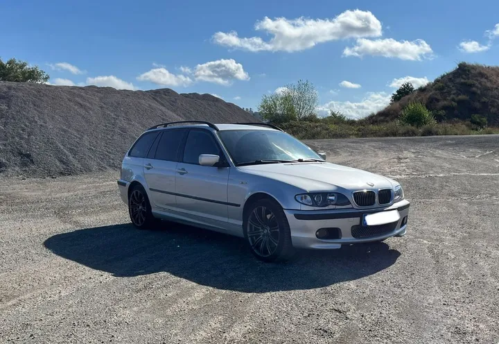 BMW 330
