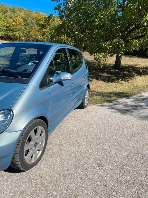 Mercedes-Benz A 210
