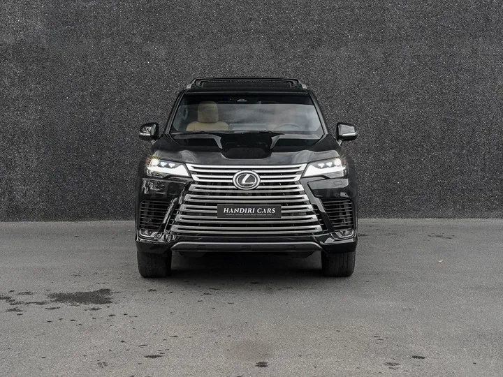 Lexus LX 700