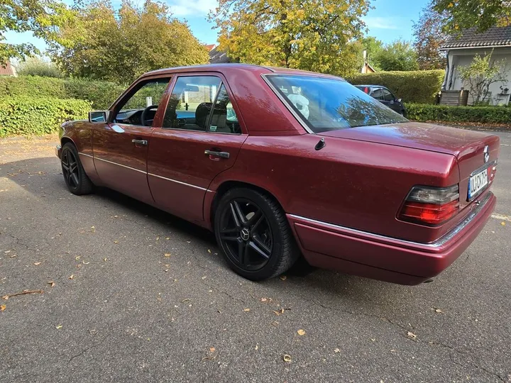 Mercedes-Benz E 220
