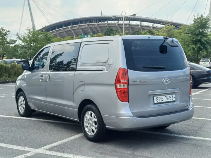 Hyundai Starex