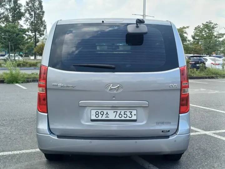 Hyundai Starex