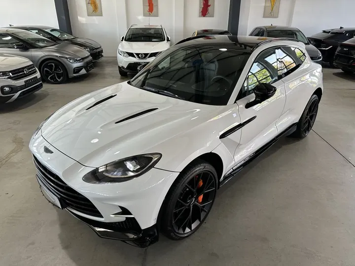 Aston Martin DBX