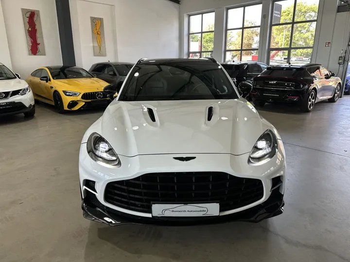 Aston Martin DBX