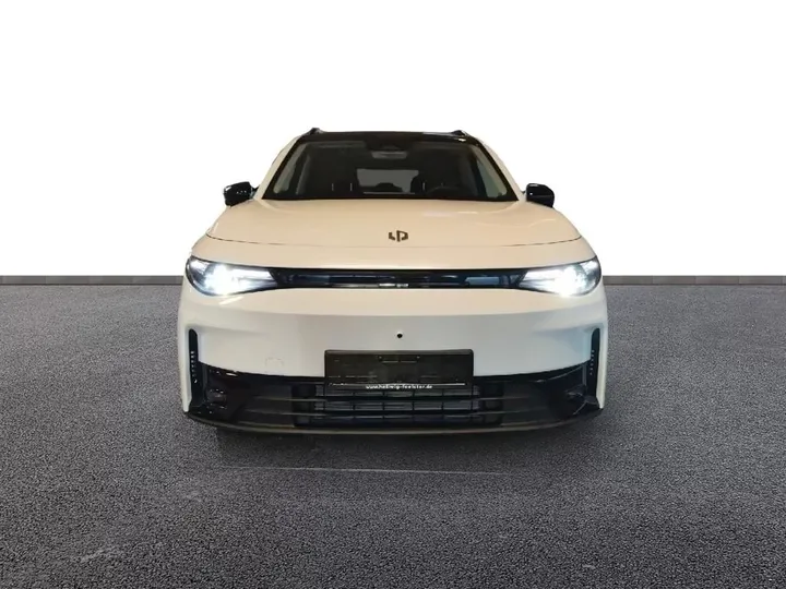 Leapmotor C10