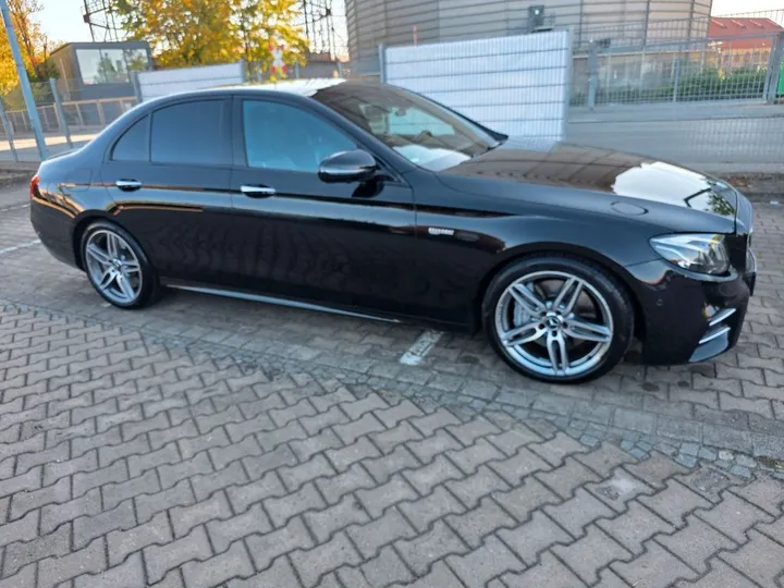 Mercedes-Benz E 43 AMG
