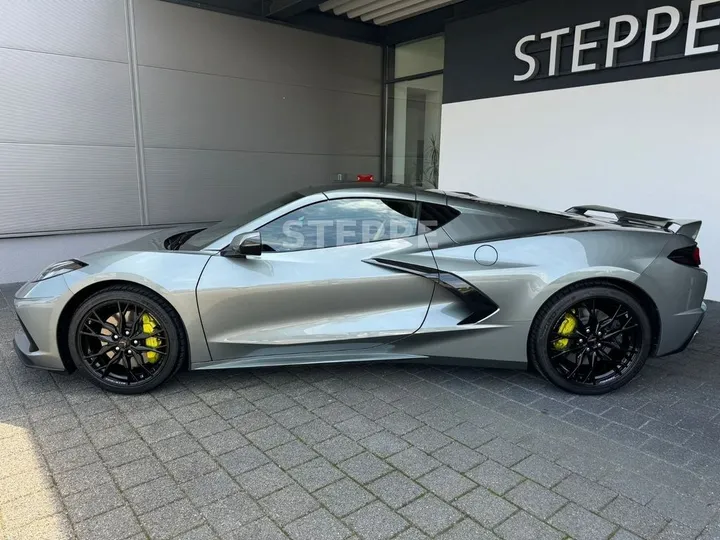 Corvette C8