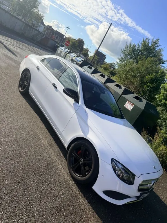 Mercedes-Benz E 200
