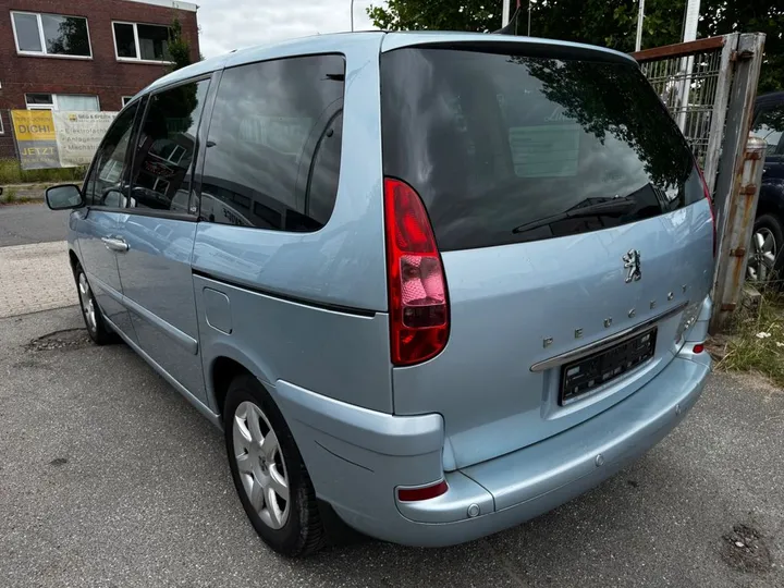 Peugeot 807