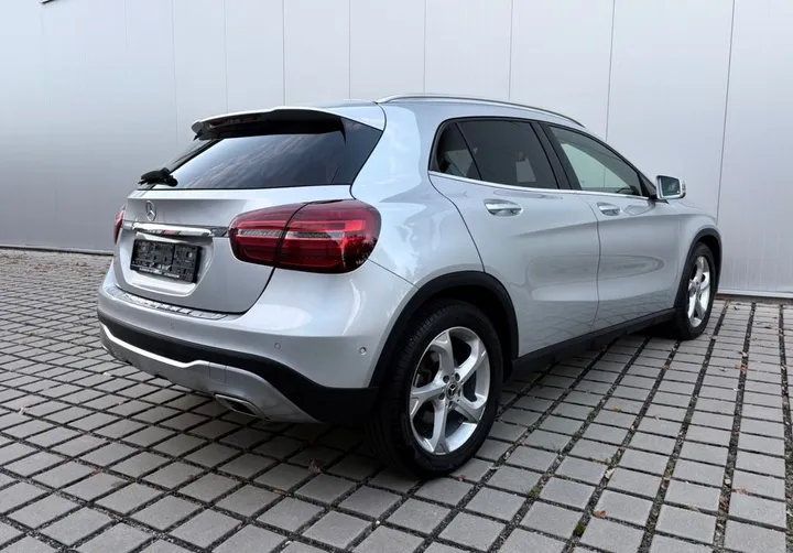 Mercedes-Benz GLA 250